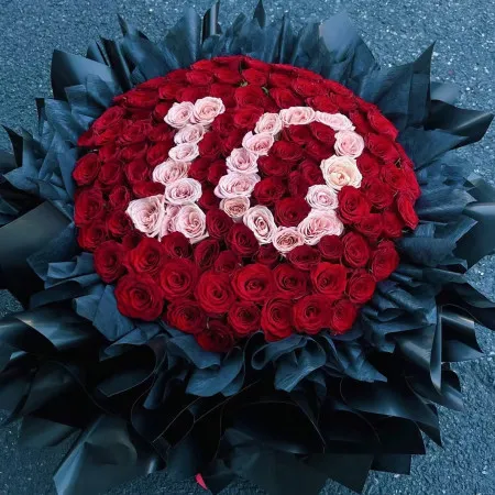 Liebescode – 99 Rote Rosen Strauß