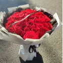 Amor – Ramo de 33 o 52 rosas rojas