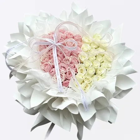Blush Herz-Rosenstrauß (52 oder 99 Rosen)
