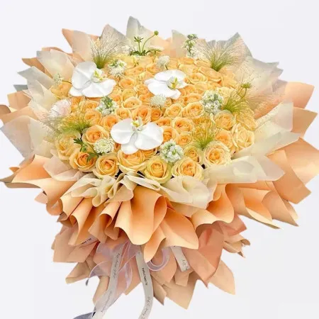Bouquet 99 Rose Champagne abbinato a Orchidea Phalaenopsis
