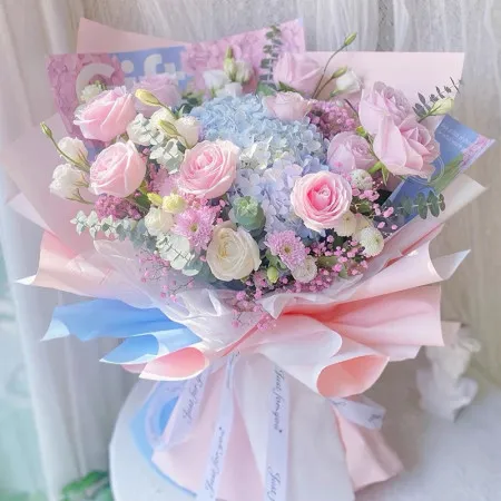 Bouquet Mélangé d'Hortensia Bleu et de Roses Roses A174