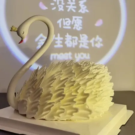 Elegant White Swan Cake D122