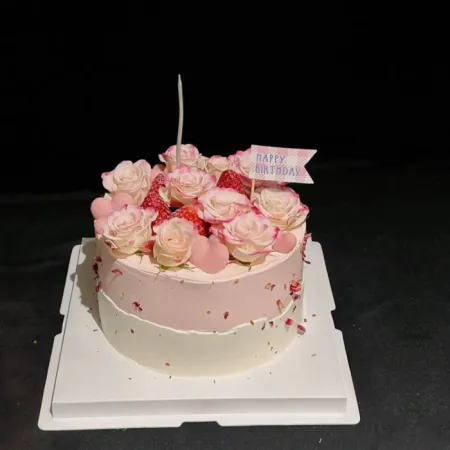 Erdbeer- und Rosenkuchen D123