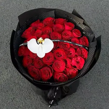 Bouquet de 33 Roses Rouges Livraison à Macao B109