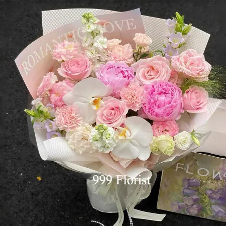 Bouquet de pivoines roses, roses, orchidées A223