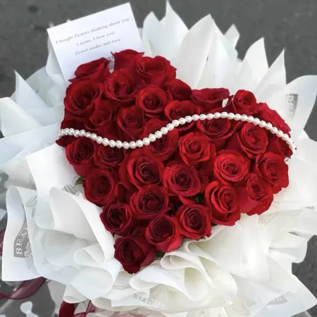 Bouquet a Cuore di 52 Rose Rosse A239