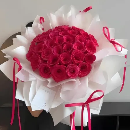 Bouquet di 33 Rose Freud A245
