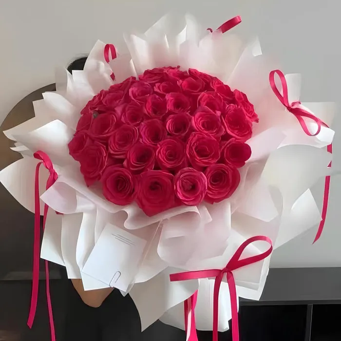 Bouquet di 33 Rose Freud A245