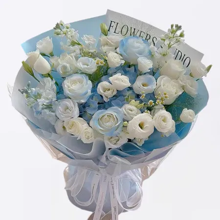 Blaue Hortensie und Eisblaue Rosen A263