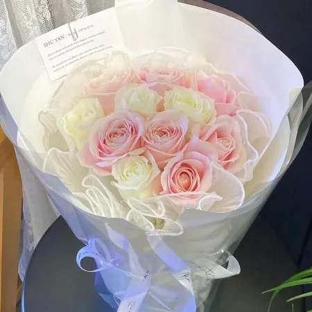 Only You – 11 Mixed Roses Bouquet